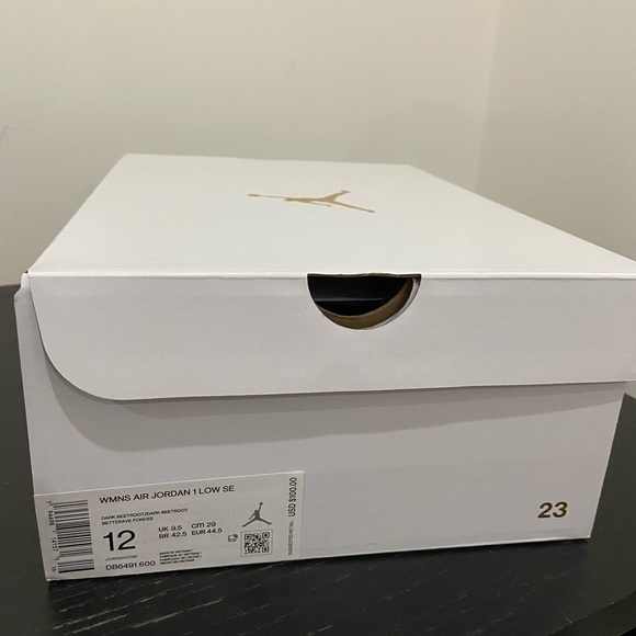 Nike Air Jordan 1 Low (12W) (11/10.5M) - Picture 7 of 7